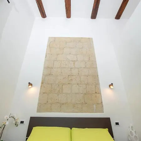 Golden Bed & Breakfast
